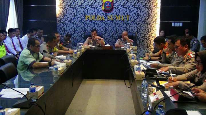 Wakapolda Sumut Brigjen Pol. Agus Andrianto SH di dampingi Irwasda Polda Sumut, PJU Polda Sumut dan Kapolrestabes Medan