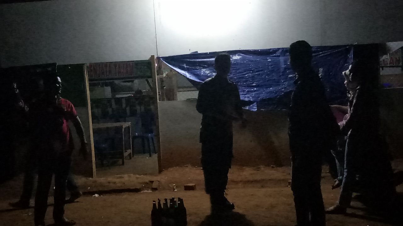 Satuan Polisi yang sedang mengelar Razia