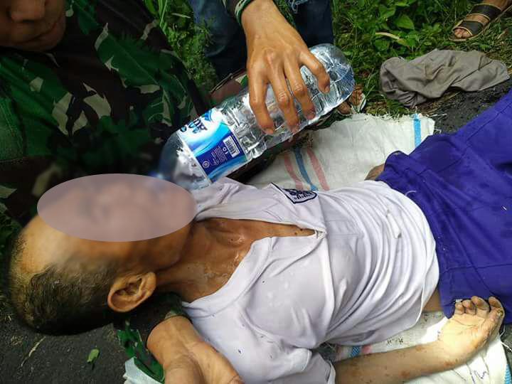 Pria paruh baya yang dilihat warga saat berada di lokasi.