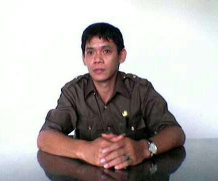 Camat Seko yang kini staf kecamatan Rongkong, Tandi Bulan, SH