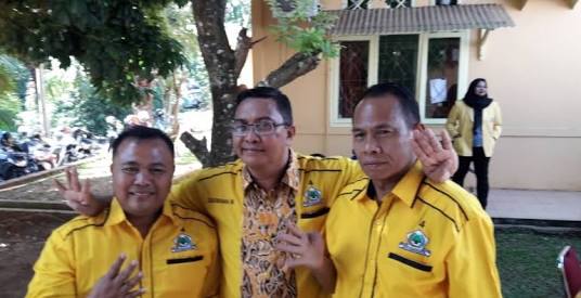 Dua Kader Gerindra yang meloncat partai ke Golkar