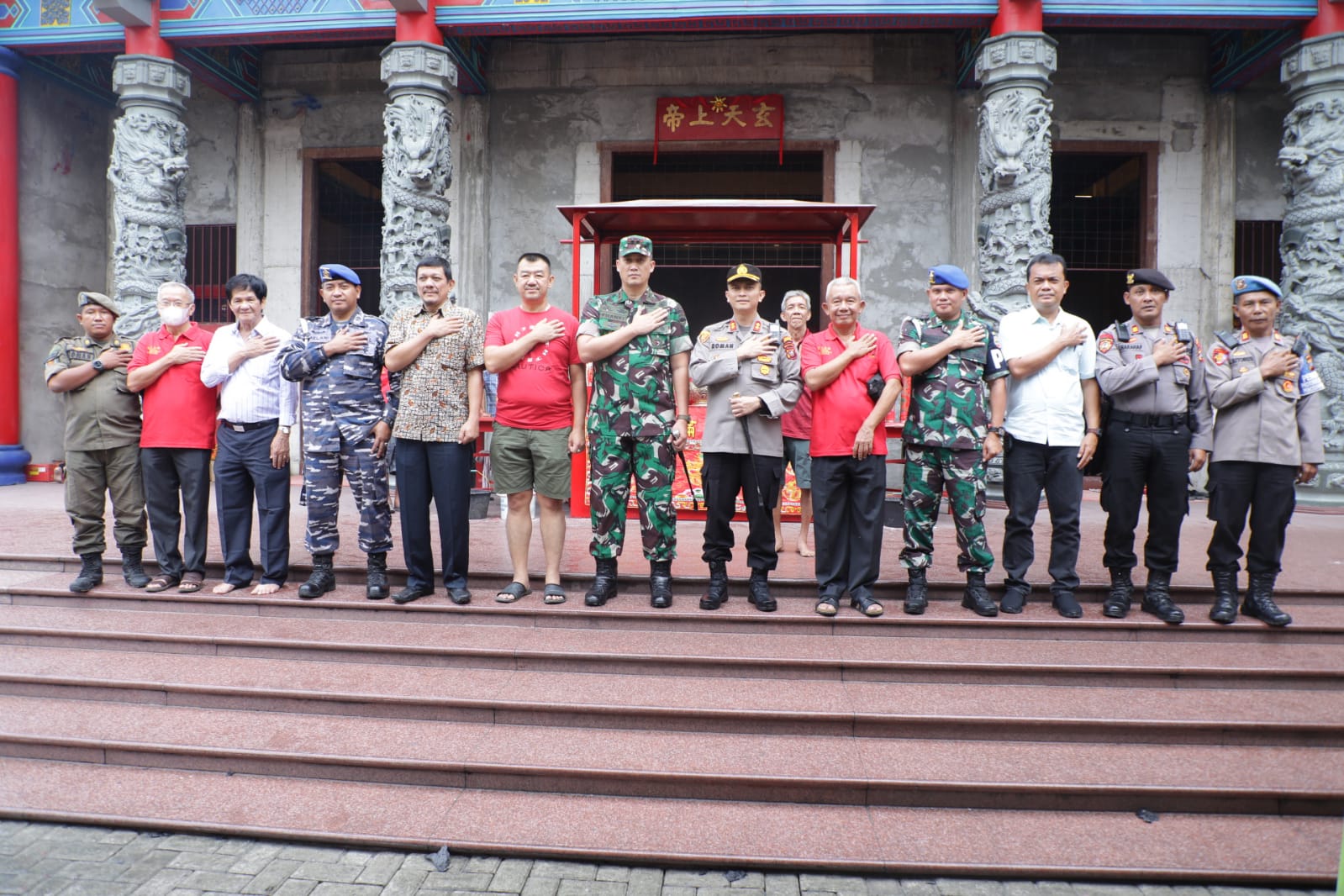 Jelang Imlek Bupati dan Forkopimda Asahan Tinjau Beberapa Vihara (Foto/Diskominfo Asahan)
