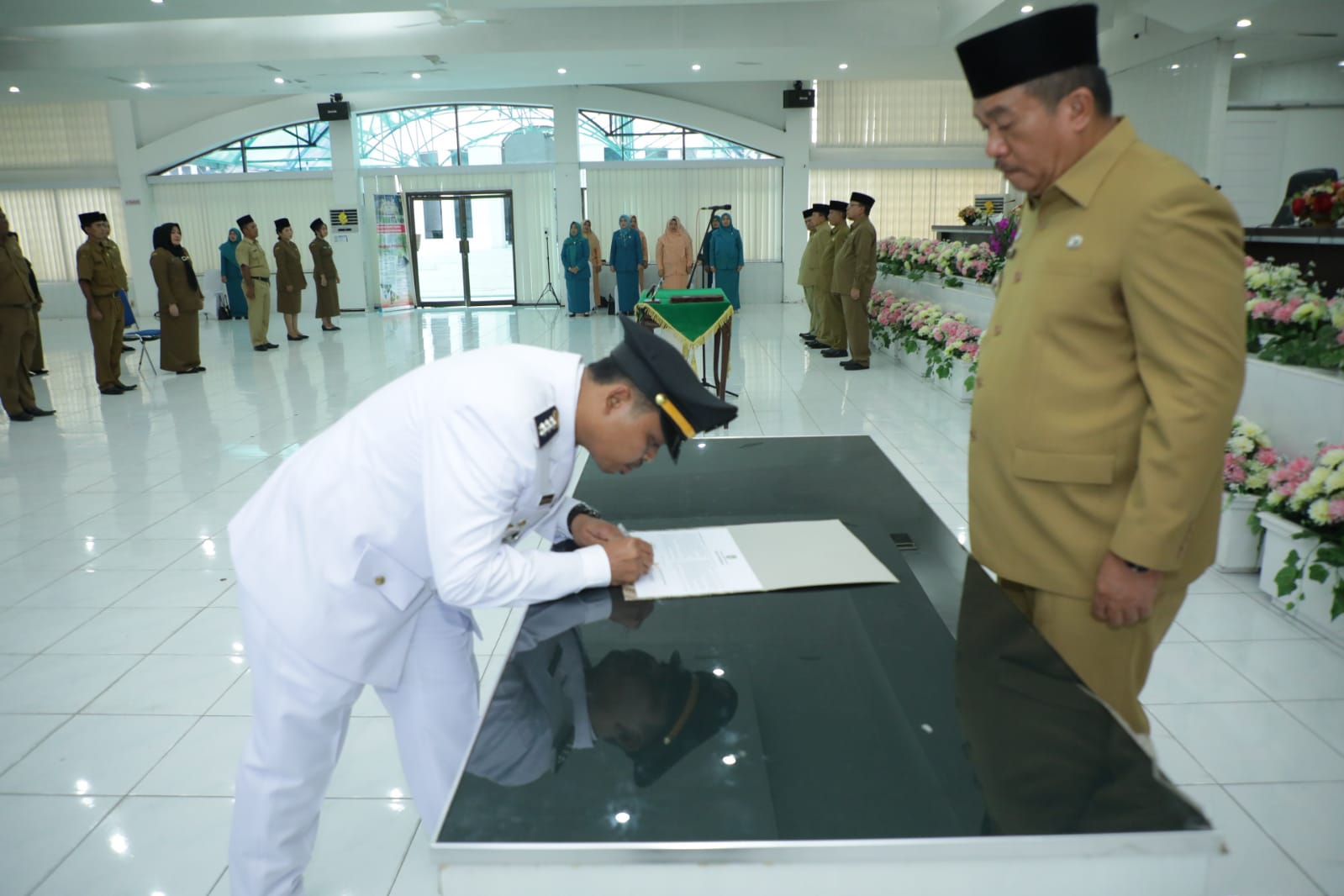 Wabup Asahan Lantik Pejabat Administrator, Pengawas dan KTU Puskesmas (Foto/Diskominfo Asahan)