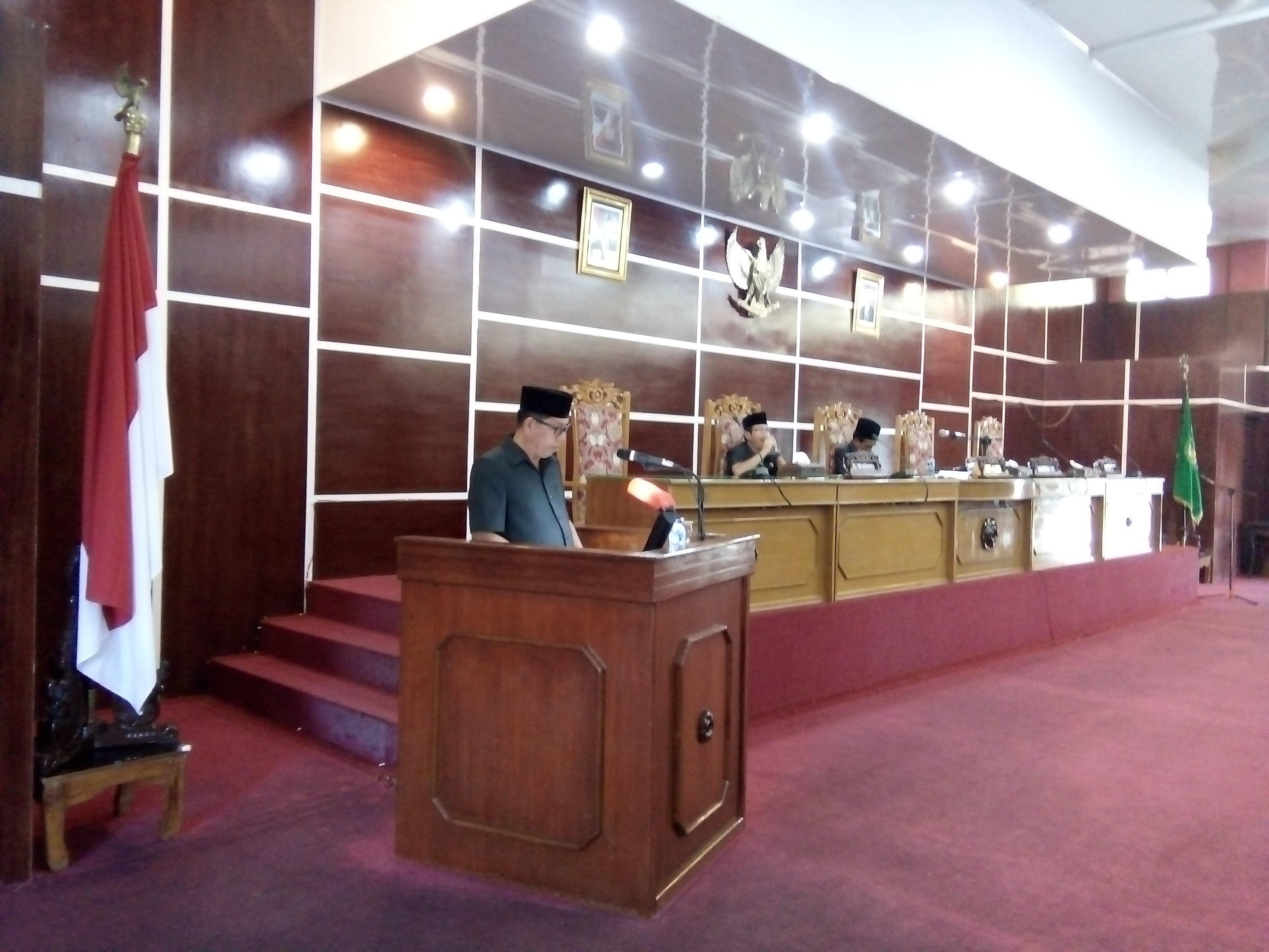 Suimi Fales Membacakan Laporan Banggar