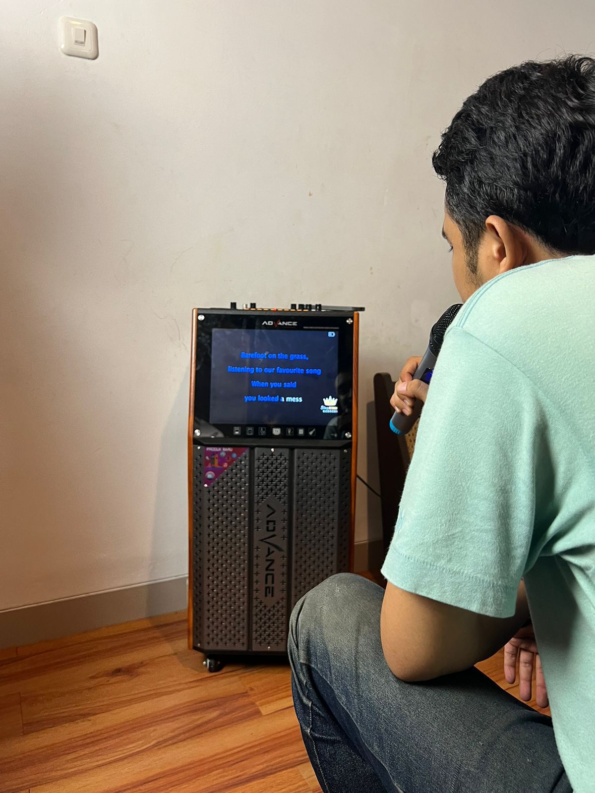 Seru Karaokean dirumah dengan Jukebox KL series dari Advance Digitals