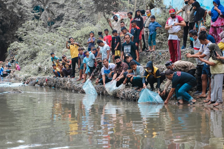 Walikota Padangsidimpuan dan Kapolres Gelar Aksi Sosial
