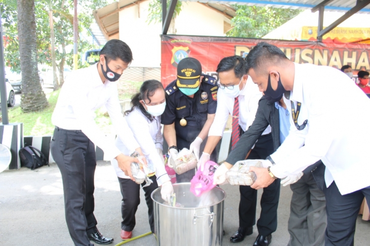 Polresta Barelang Kepri Musnakan 8.151,32 Gram Shabu