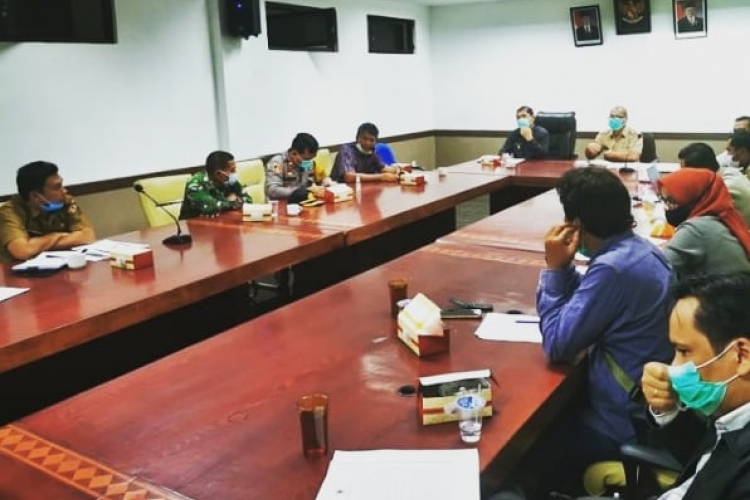 Ratusan Warga Desa Pertibi Minta PT Mega Mulya Mas Berhenti Beroperasi