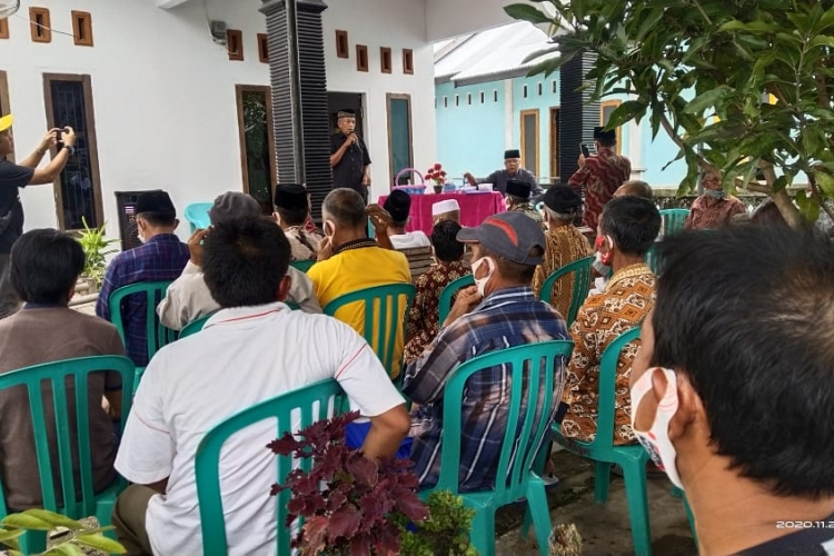 Cerita Bangga Tokoh Seginim Saat "Door To Door" Promosikan R2 : 'Adik Sanak Kompak Dukung Pak Rohidin, Karnau Punyau Program Kerjau Nyatau dan Rekam Jejak yang Jelas'