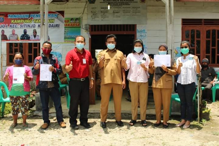 Pelayanan Jempol Adminduk Dukcapil Dairi ke-13 Berlangsung di Desa Sitinjo