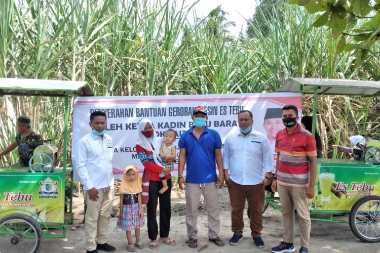 KADIN dan PWI Batu Bara Salurkan Becak Penggiling Tebu Ke KUPTM 