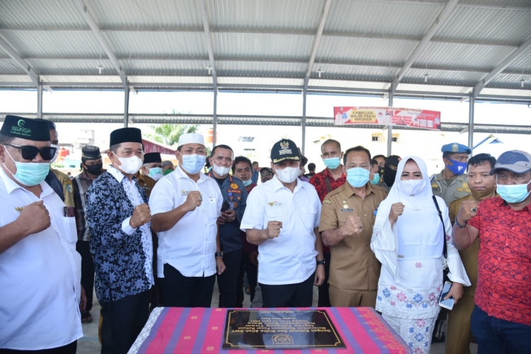 Resmikan Pasar Inpres Tanjung Tiram Bupati Batu Bara Serahkan 208 Los Ke Pedagang