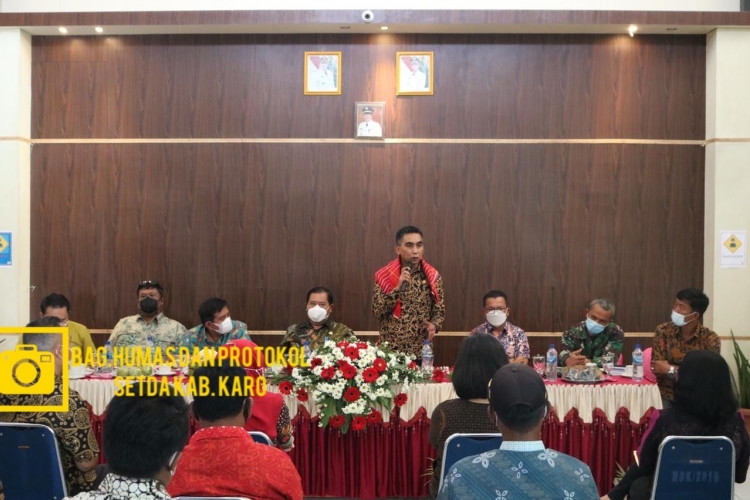 Wabup Karo dan Sekdakab Hadiri Rakorpem Kecamatan Merdeka