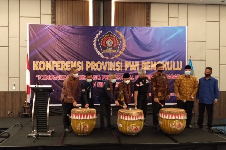 Sekda Buka Konferprov PWI 3 Nama Bersaing Rebutkan Kursi Ketua 