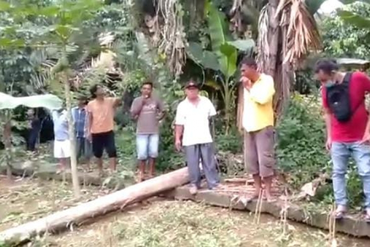 Diduga Pihak lain Kuasai Tanah Wakaf Kades : Minta Warga Tempuh Jalur Hukum