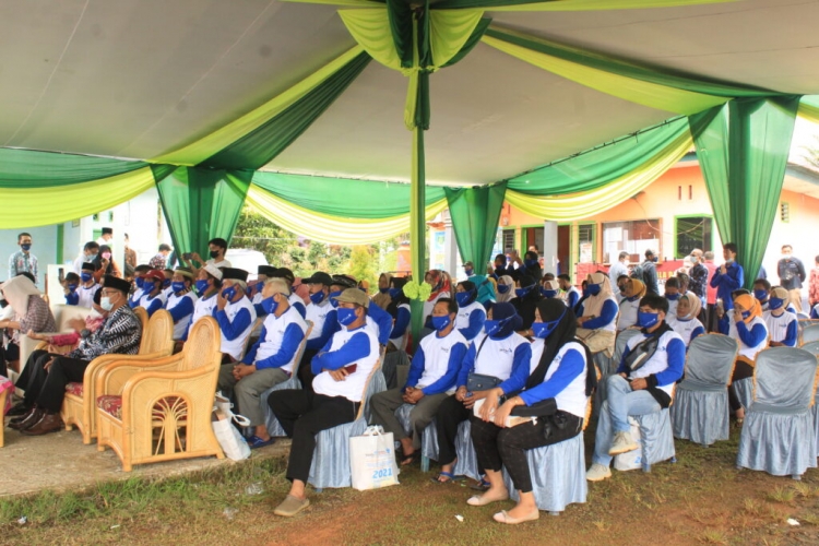BKKBN Bengkulu Bersama Komisi IX DPR RI Melaksanakan  Kegiatan  Sosialisasi Di Desa Pondok Kelapa Kabupaten Bengkulu Tengah