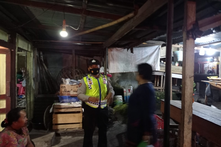 Polsek Ujan Mas Patroli Cegah Pidana 3C dan Imbau Disiplin Prokes