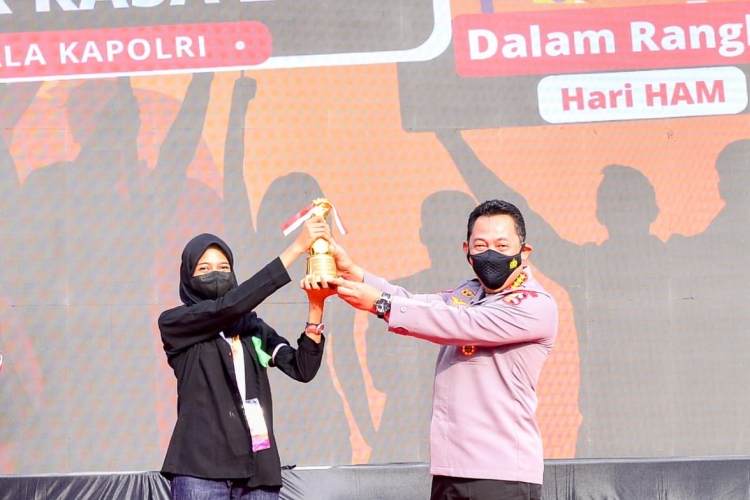 Gelar Lomba Orasi Kapolri: Mari Ciptakan Alam Demokrasi yang Lebih Baik 