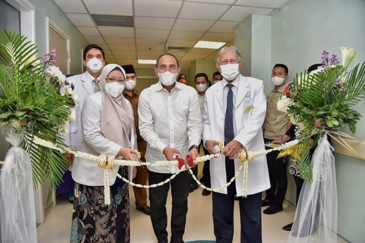 Gubernur Edy Resmikan Orthopedic dan Kemo Centre