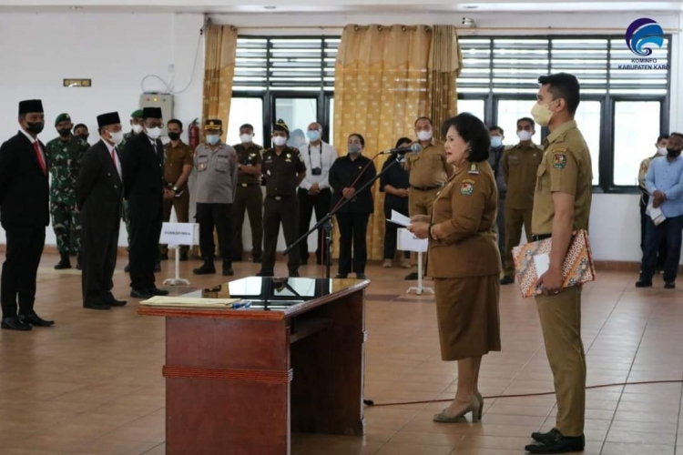 Bupati Karo Lantik Pejabat Tinggi Pratama dan Administrator