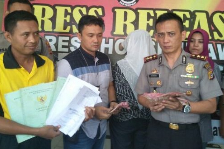 Oknum Pegawai BPN Lhokseumawe, berinisial S (54) ditangkap tim Saber Pungli