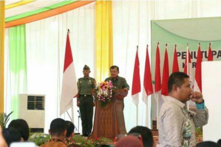 Tampak Wapres RI Memberikan Sambutan 