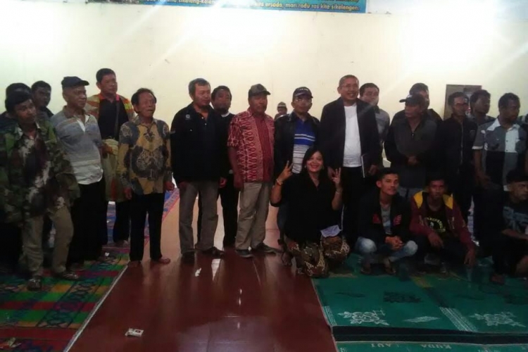 Masyarakat Desa Batu Karang 