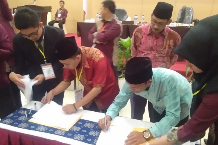 Penandatanganan Berita Acara Hasil Rekapitulasi Pleno KPU Kota Bengkulu