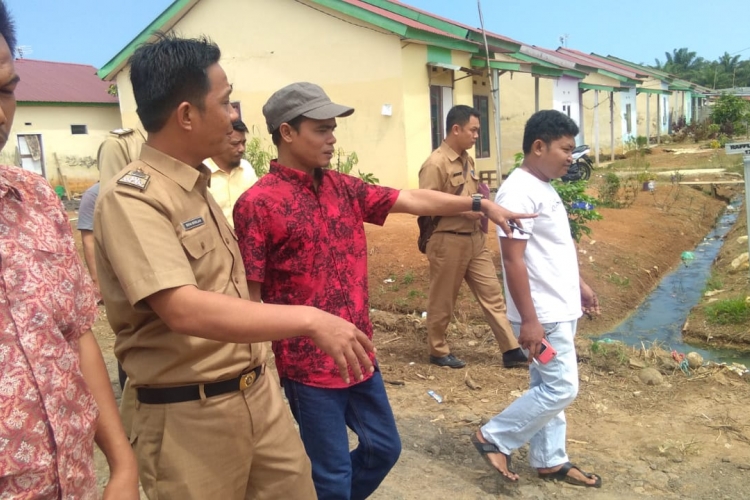 Tampak Teuku Zulkarnain Meninjau Langsung Lokasi