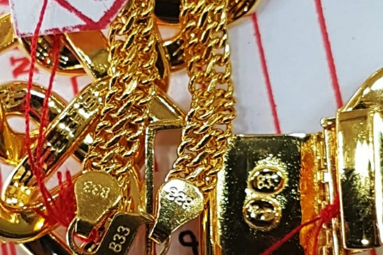 Nilai Dolar Naik Berimbas Pada Harga Emas Perhiasan