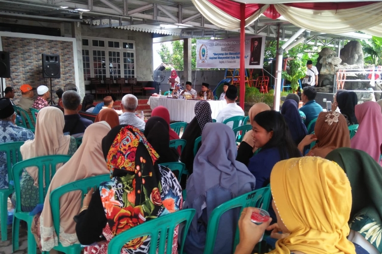 Suasana Reses Heri Manto di Kediamannya