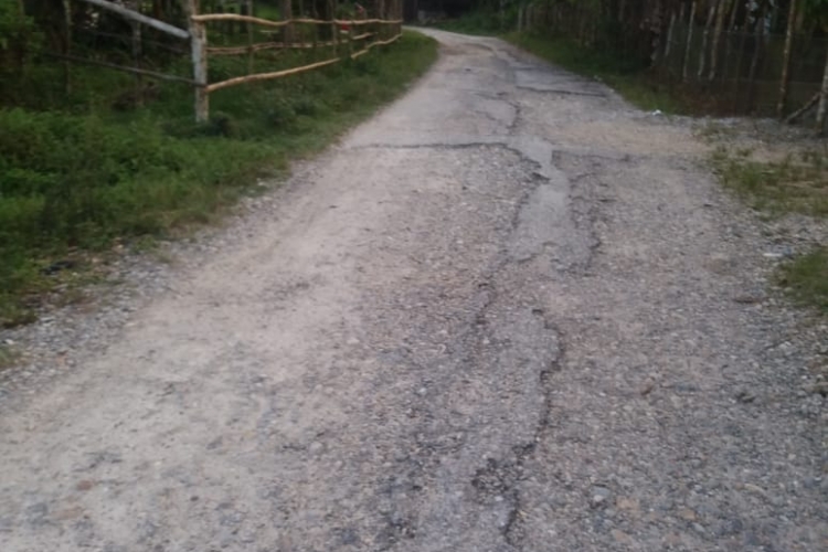 Masyarakat Desa Sipungguk Harapkan Jalan Bonca Congkiong Dinormalisasi