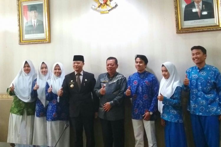 Peraih nilai rata-rata tertinggi IPS