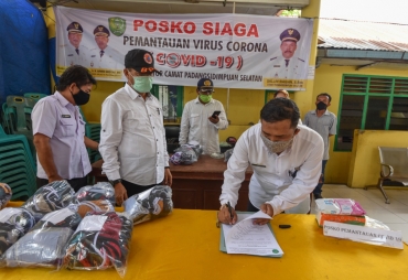 Cegah Covid-19 Kecamatan Sidimpuan Selatan Bagikan Masker