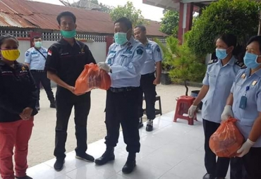 Kepala Rutan Kelas II B Berbagi Tali Asih