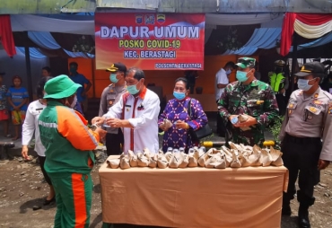Aksi Dapur Umum Terkelin Brahmana Puji Kapolres Karo