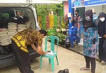 Peduli Masyarakat Terdampak Covid-19 Dinas Ketahanan Pangan Gelar Pasar Murah