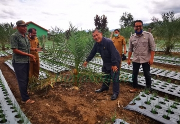Bupati Karo Cek Ladang Warga di Jalur Laharan Lau Bakerah