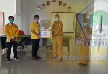 Sinergitas Golkar Tubaba Berikan Bantuan APD ke RSUD
