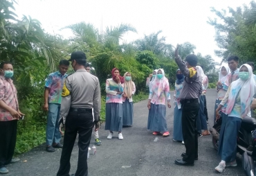 Corat-coret Seragam Sekolah Polsek Kaur Tengah Bubarkan Siswa SMA