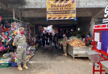 Kunjungi Pasar Kabanjahe Masyarakat Diwajibkan Pakai Masker