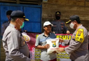 Peduli Warga Terdampak Covid-19 Polres Mesuji Gelar Baksos