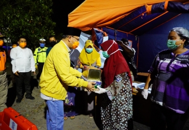 Gubernur Rohidin melakukan Peninjauan Posko Pengamanan Cek Point Covid-19 di 2 titik perbatasan Kota Bengkulu