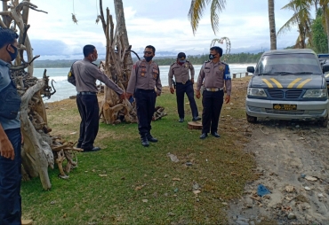 Gelombang Tinggi Kapolsek Kaur Selatan Himbau Masyarakat dan Nelayan Jauhi Pantai