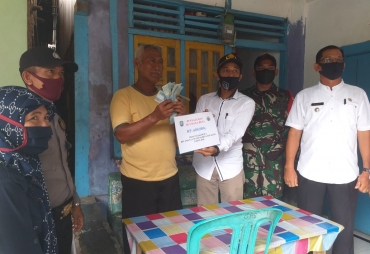 Ringankan Beban Masyarakat Pemdes Pagar Dewa Salurkan BLT-DD