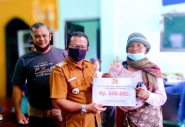 Terapkan Undangan Rentang Waktu Pemdes Gongsol Bagikan BLT-DD
