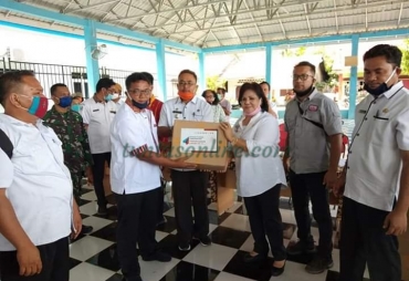 Wakil Bupati Karo Serahkan 1.280 Paket Sembako ke Kecamatan Mardingding