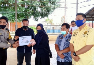 Penyaluran Tahap Ketiga 89 KK Desa Sempajaya Terima BLT-DD