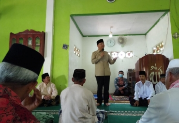  Isi Khutbah di Renah Panjang Gubernur Rohidin Jalin Keakraban Bersama Masyarakat