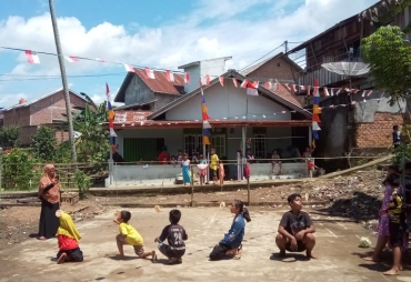 Warga Bandung Kiri Semarakkan HUT RI dengan Perlombaan